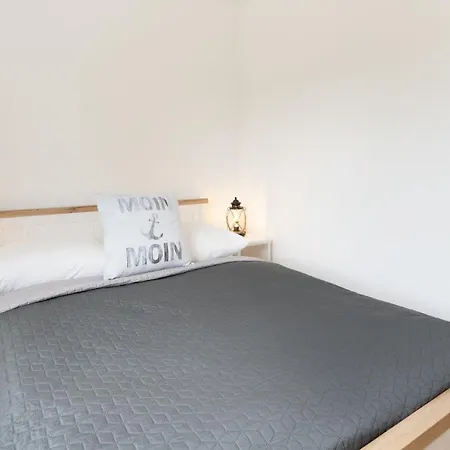 Captains Quarters 5 In Apartment *