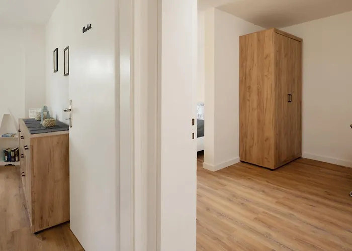 Captains Quarters 5 In Apartment *